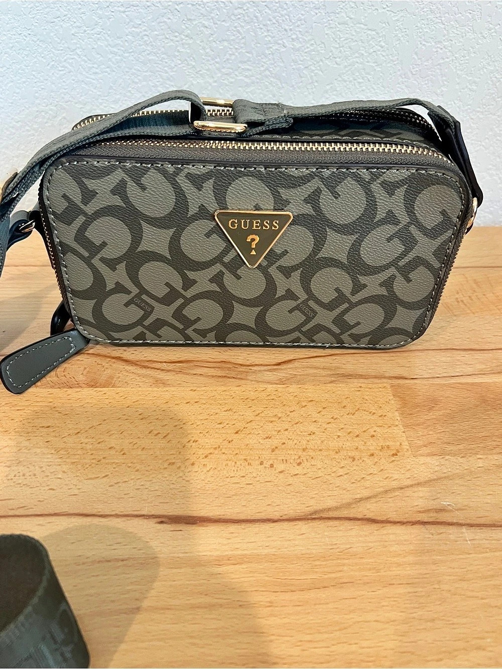 GUESS Logo Crossbody Bag Gray & Black